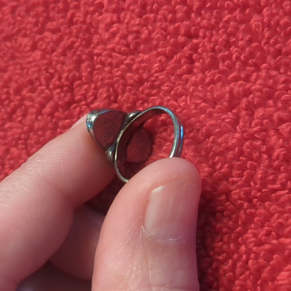 Ring - Picture 3 of 3